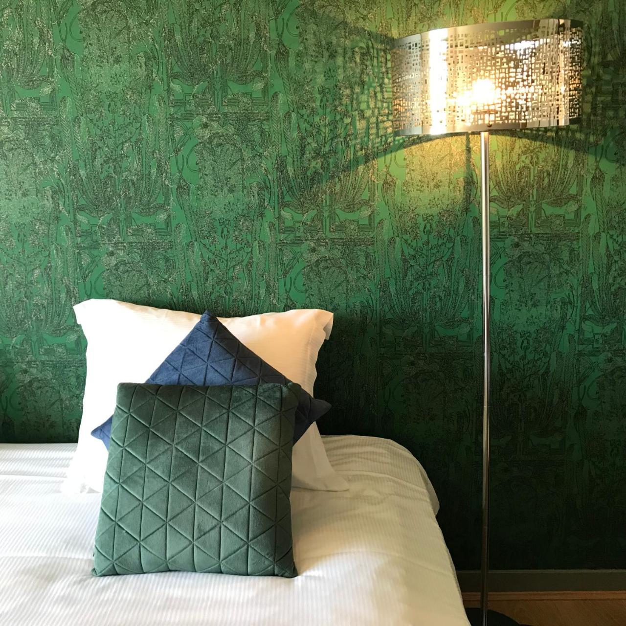 Hotel Restaurant Gastronomique La Huchette ルプロンジュ エクステリア 写真